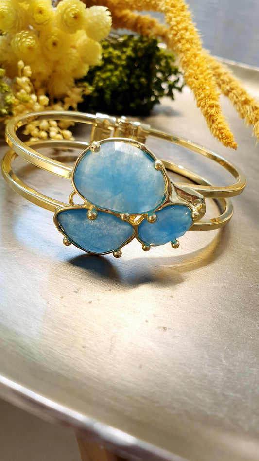 Bracciale di bronzo a scatto con apatite