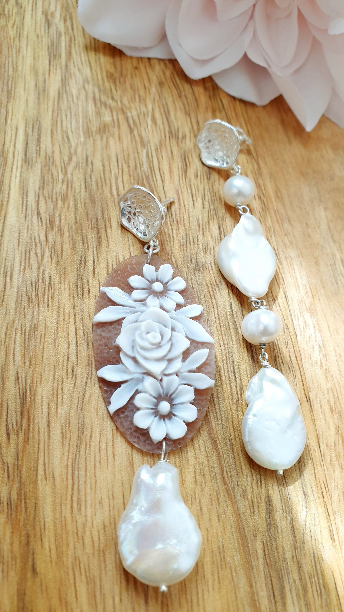 Orecchini in argento con cammeo e perle