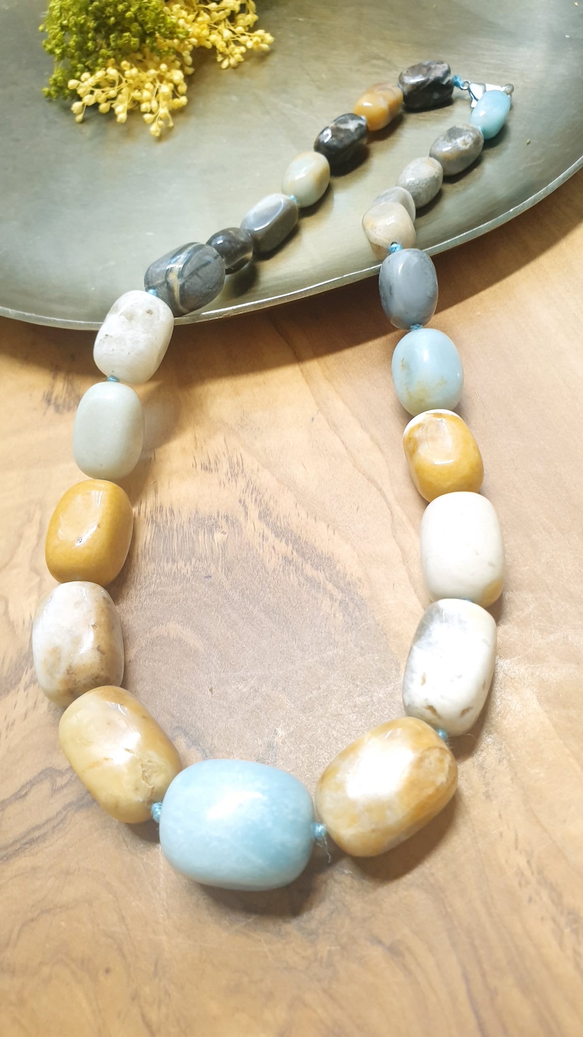 Collana di sassi di ammazonite