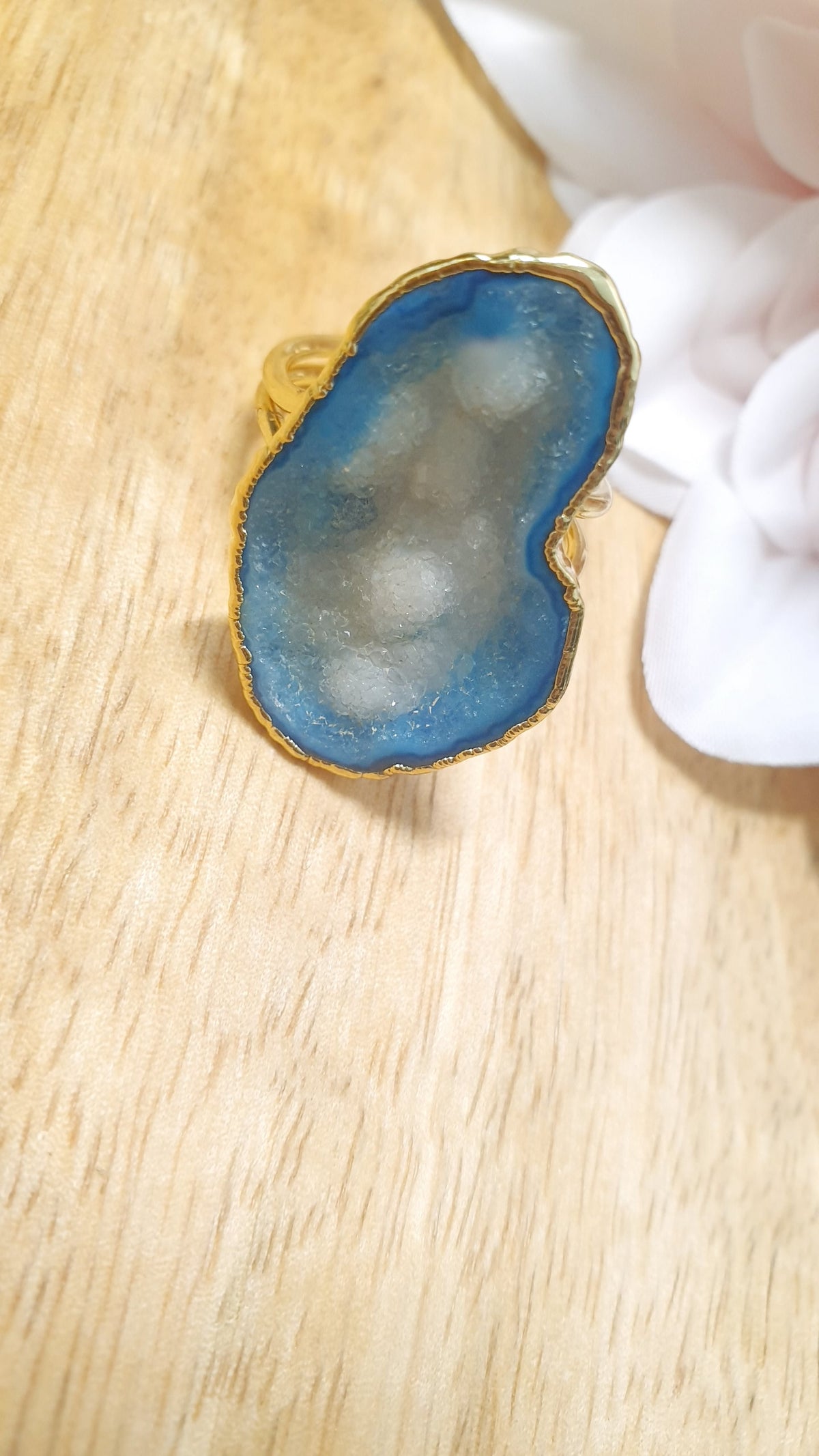Anello regolabile in ottone con drusa di agata