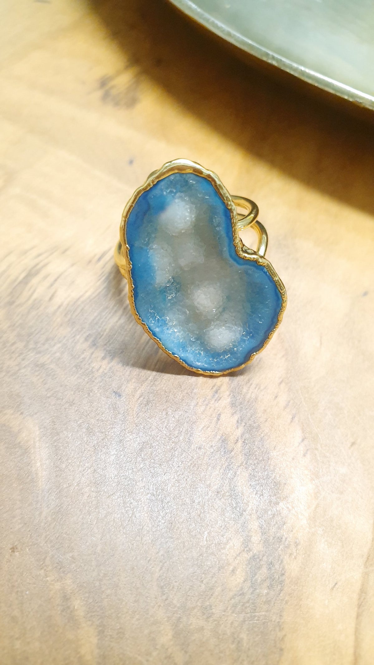 Anello regolabile in ottone con drusa di agata