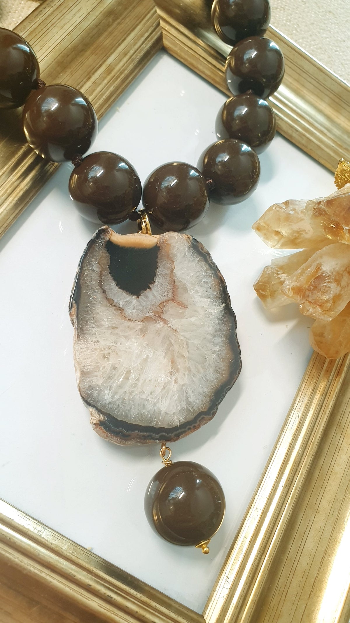 Collana in sfere  di resina congrande agata