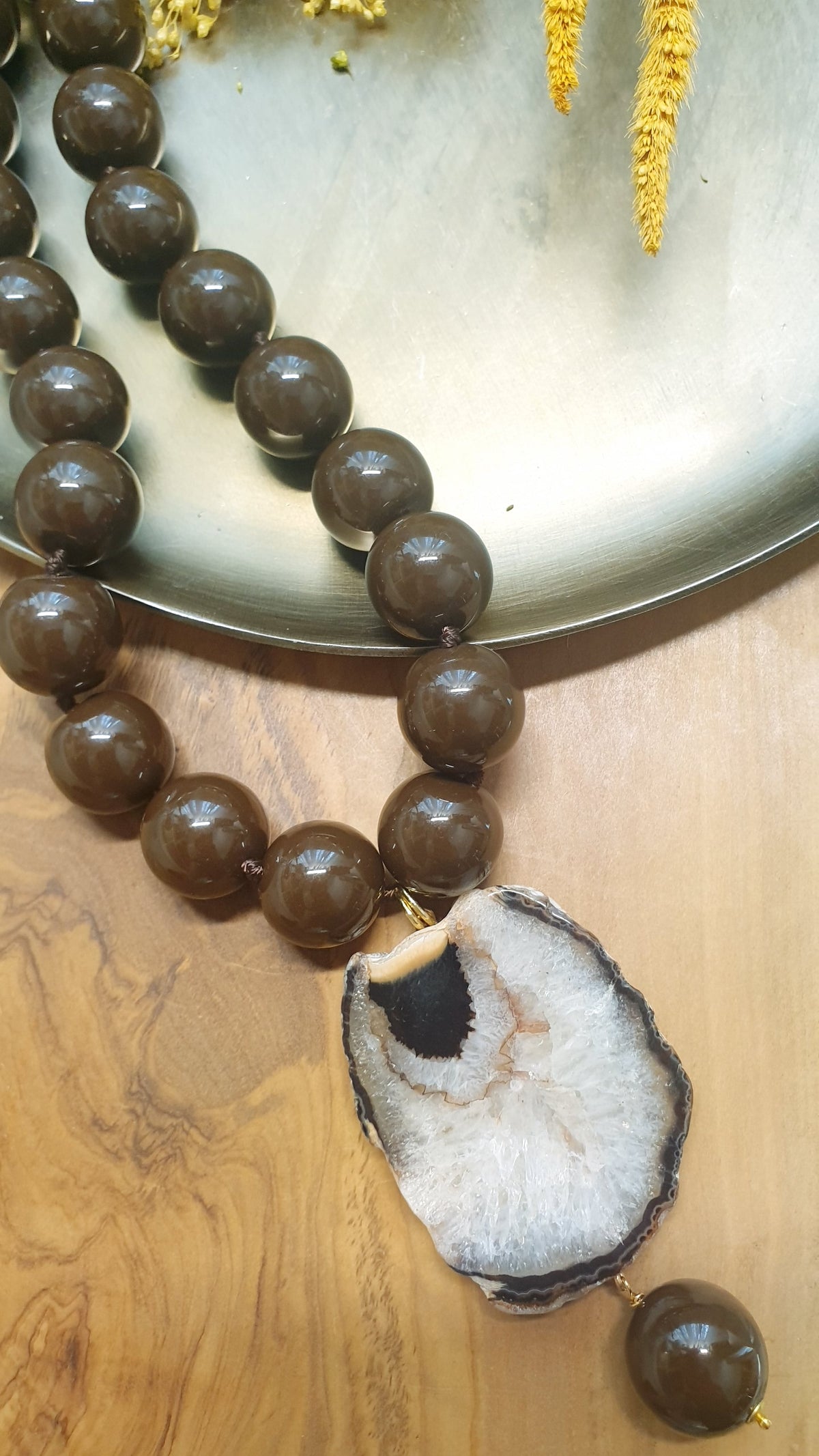 Collana in sfere  di resina congrande agata