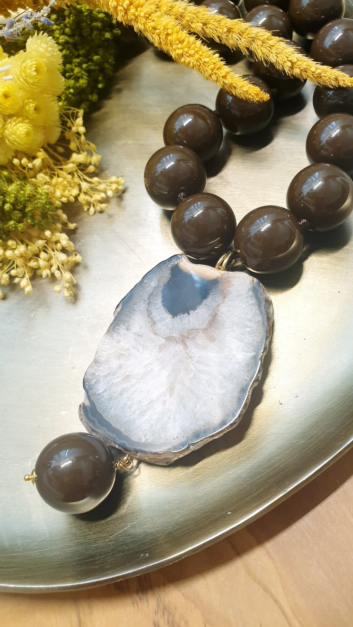 Collana in sfere  di resina congrande agata