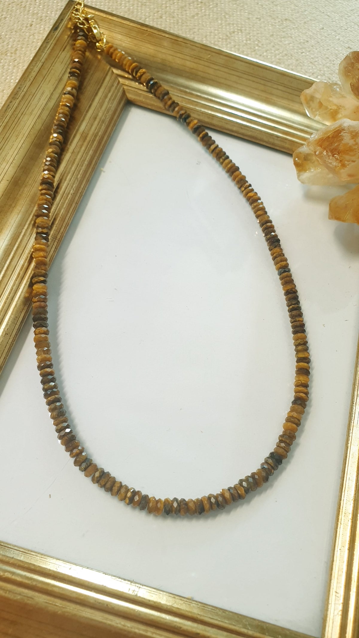 Girocollo  con pietre dure e gancio di argento