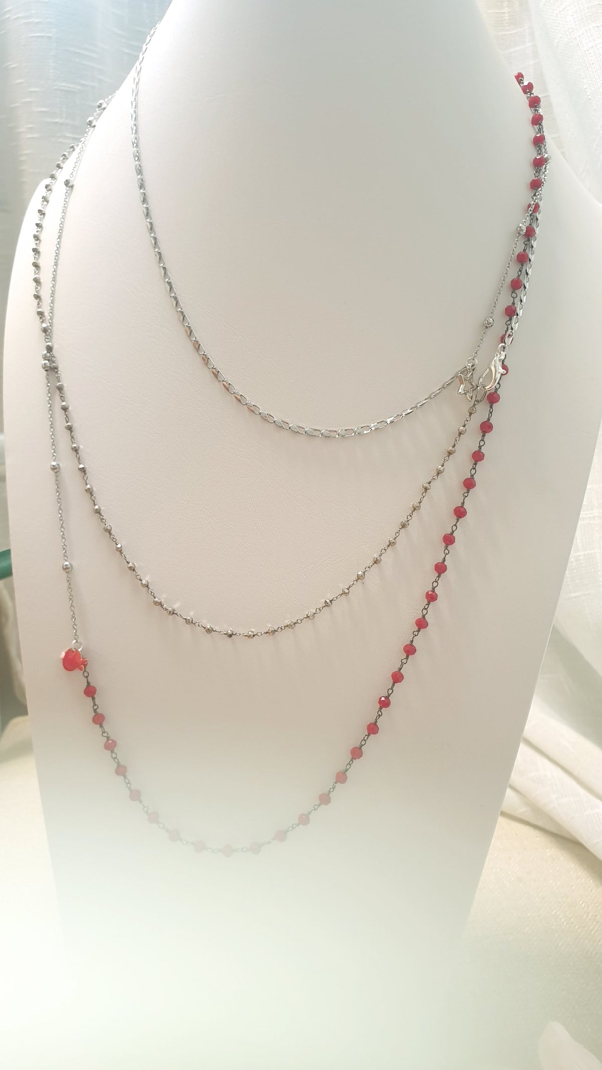 Collana lunghissima con cristallini bordeaux