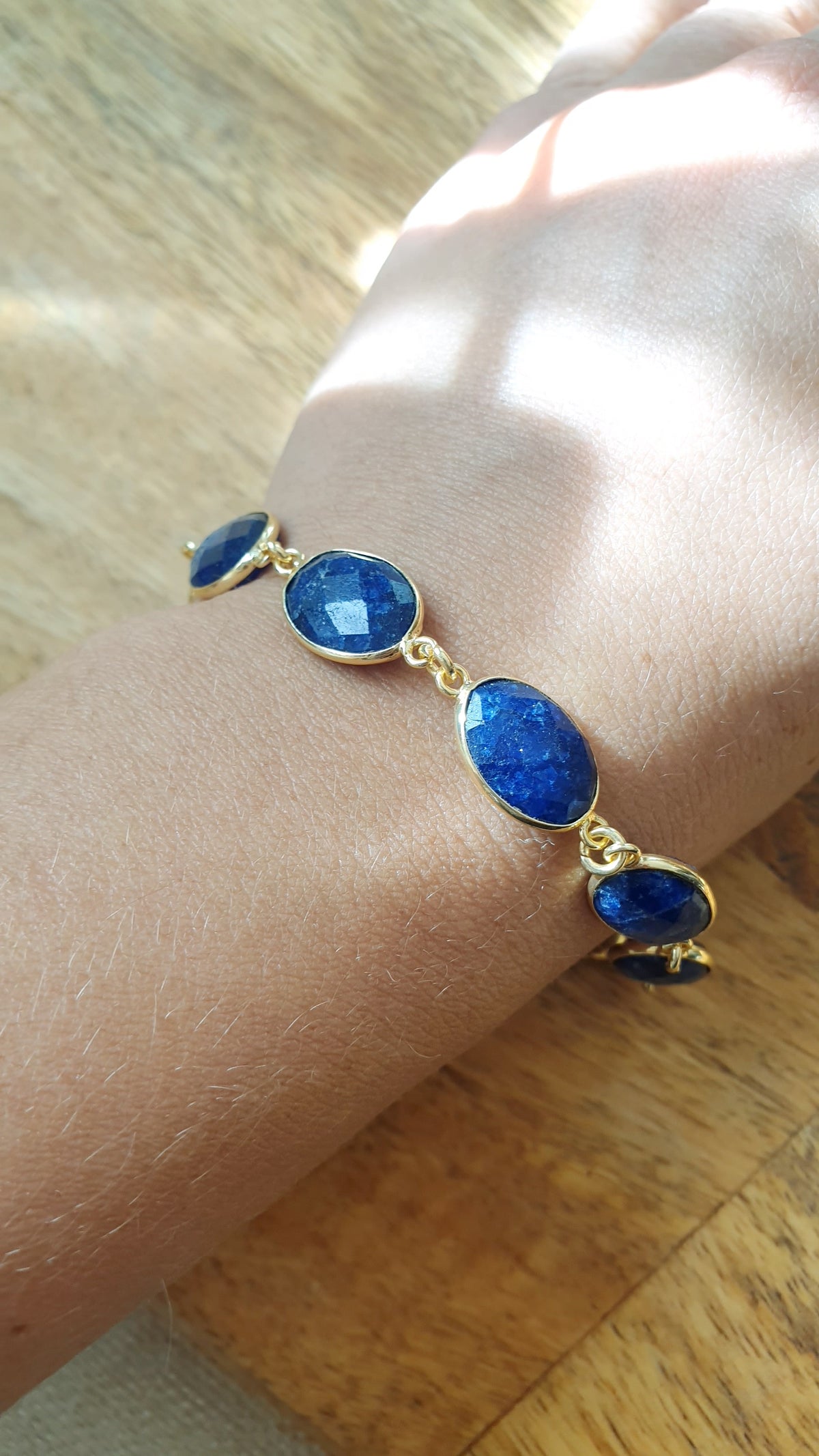 Bracciale di ottone con lapislazzuli