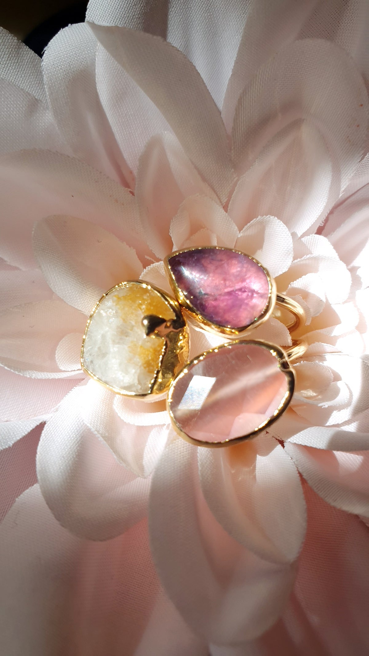 Anello  regolabile di ottone con tre pietre