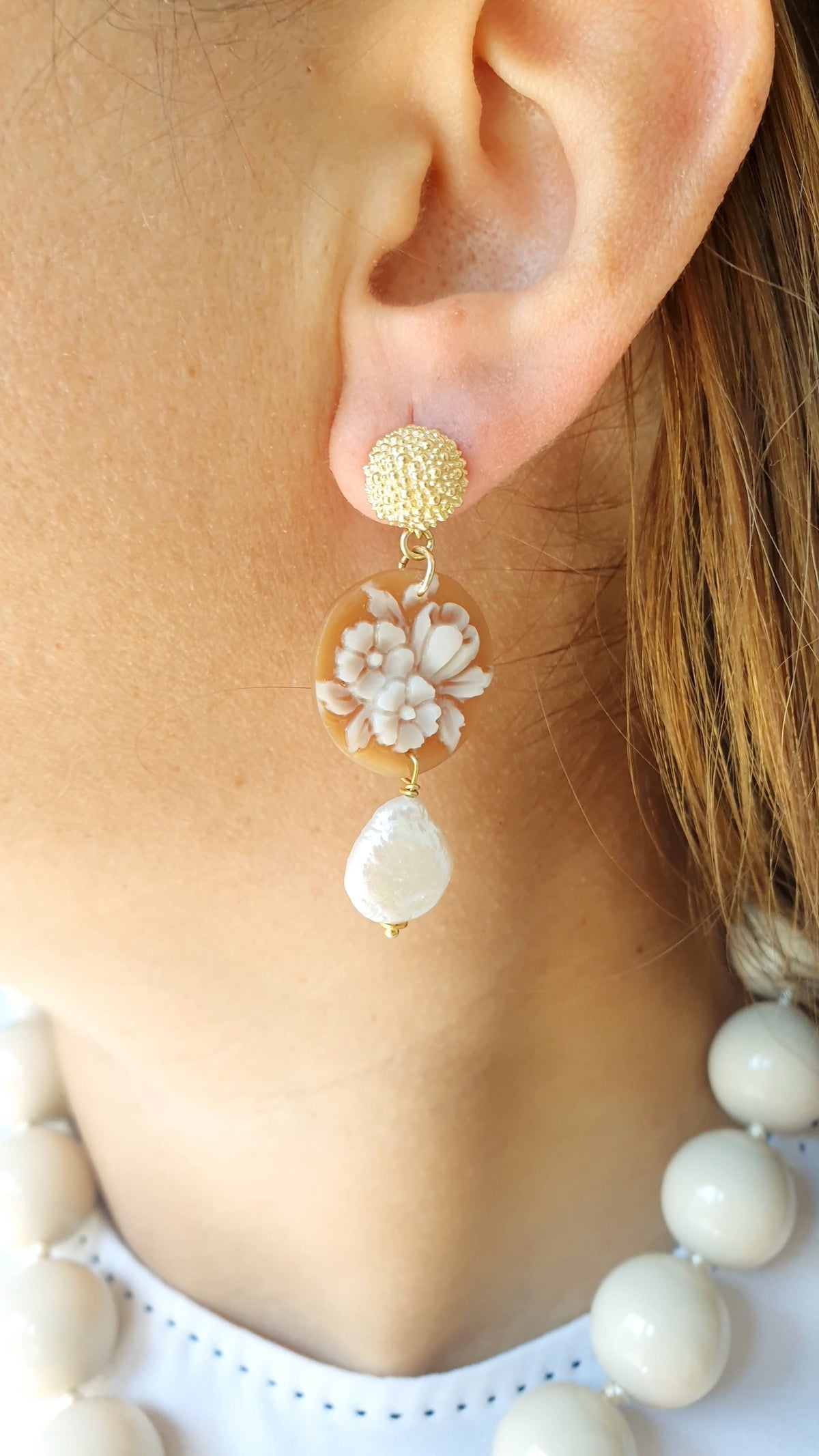 Orecchini in argento con cammei e perle