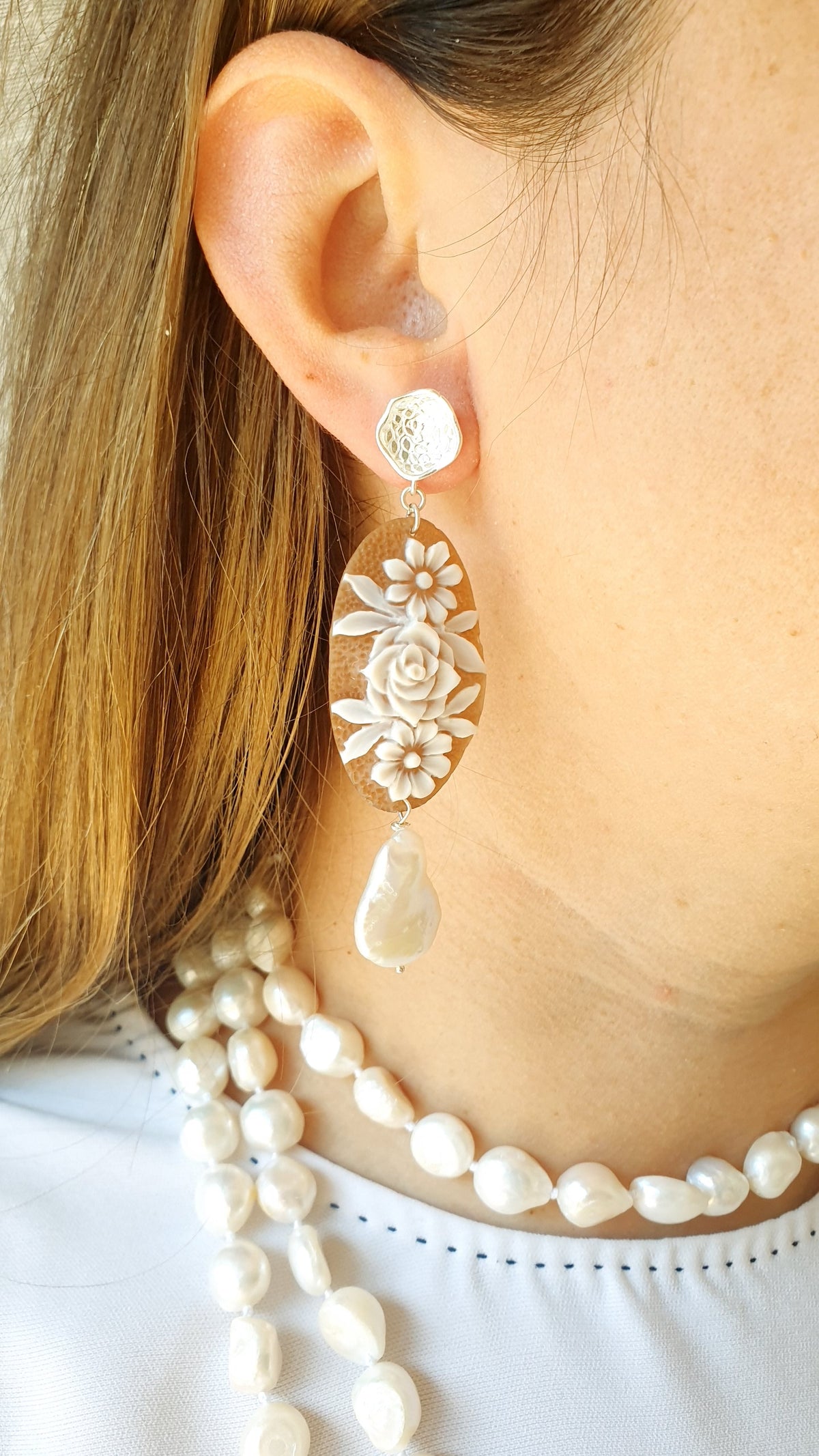Orecchini in argento con cammeo e perle