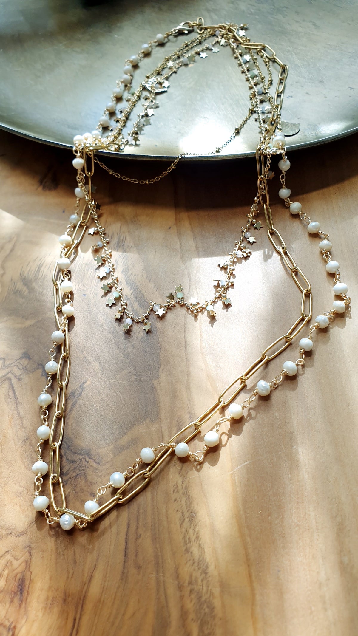 Lunghissima collana in acciaio e metallo, perline e charms