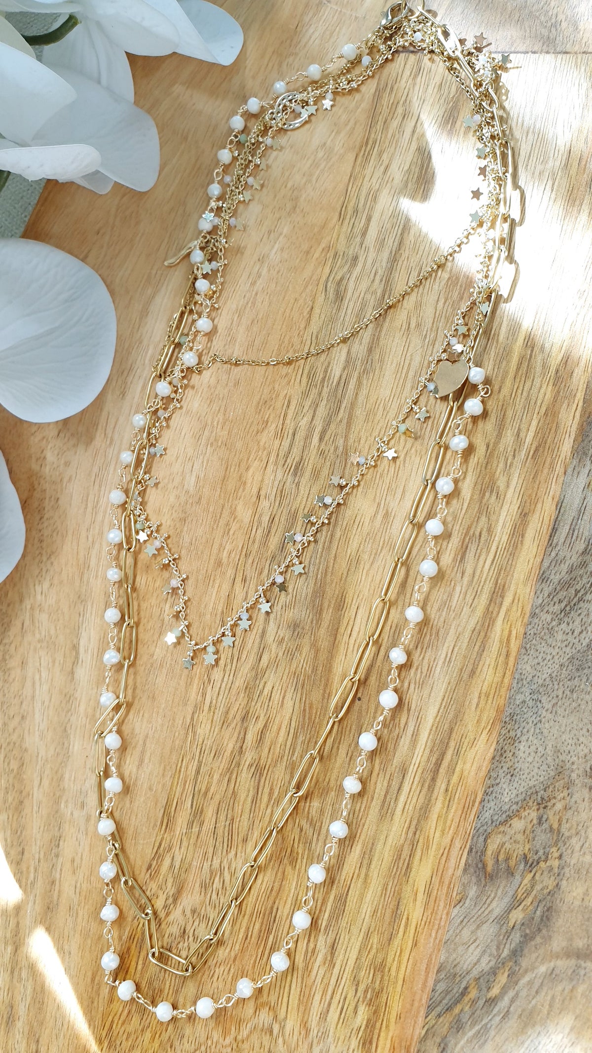 Lunghissima collana in acciaio e metallo, perline e charms