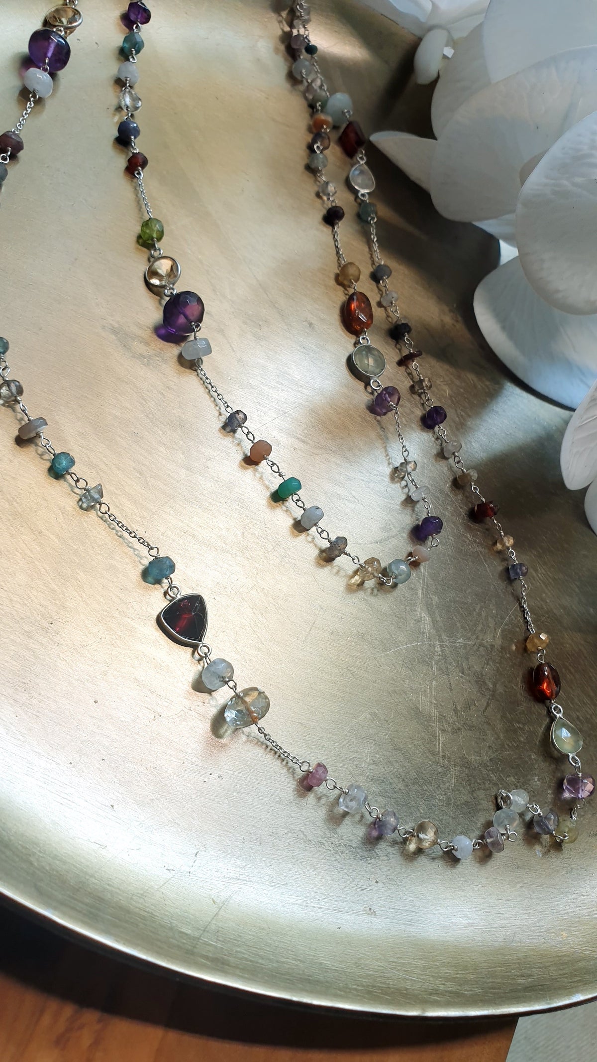 Lunga collana in argento con ametista,morganite, ambra, acquamarina e pietra di Luna