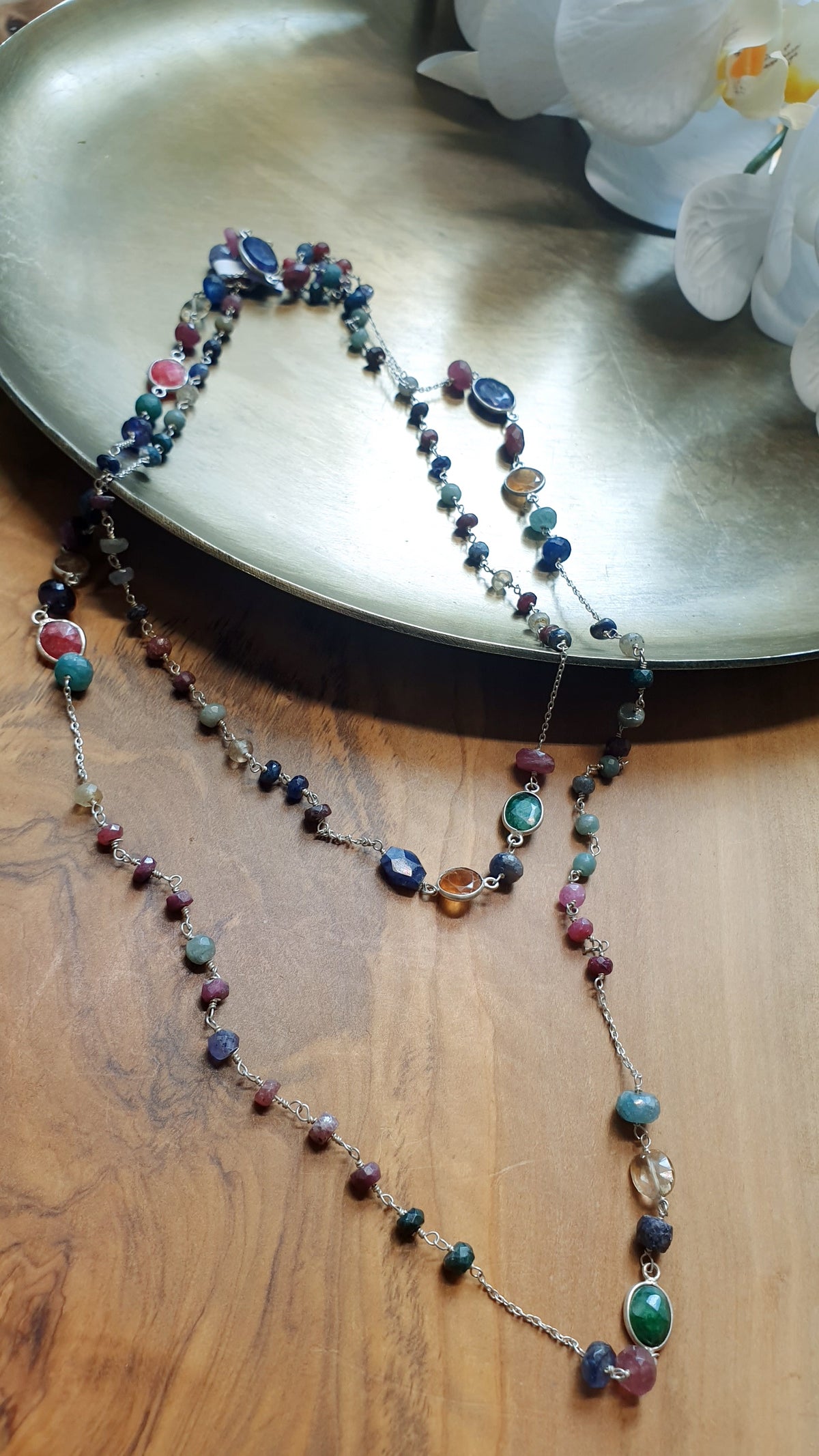 Lunga collana in argento con tormaline, radice di rubino