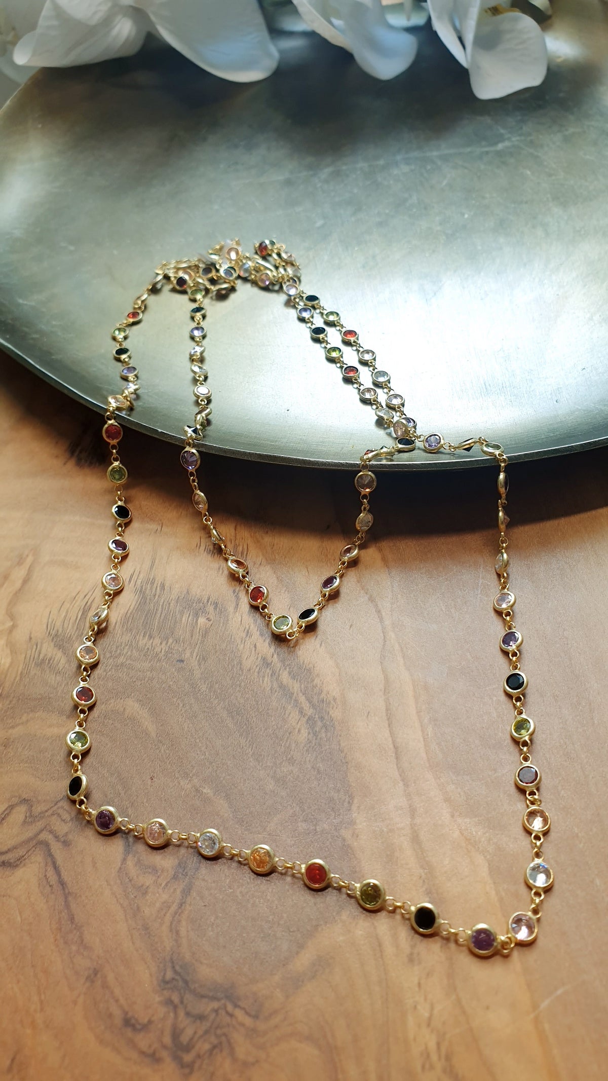 Lunga collana in argento placcato oro e zirconi multicolor