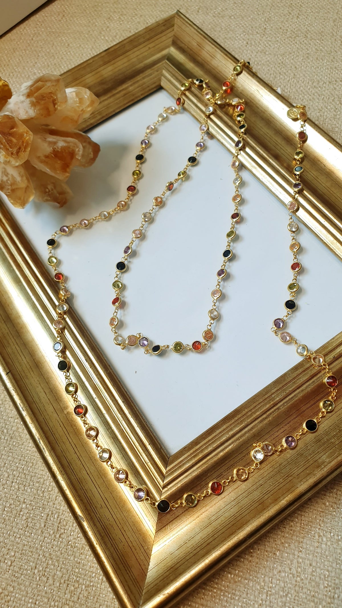 Lunga collana in argento placcato oro e zirconi multicolor