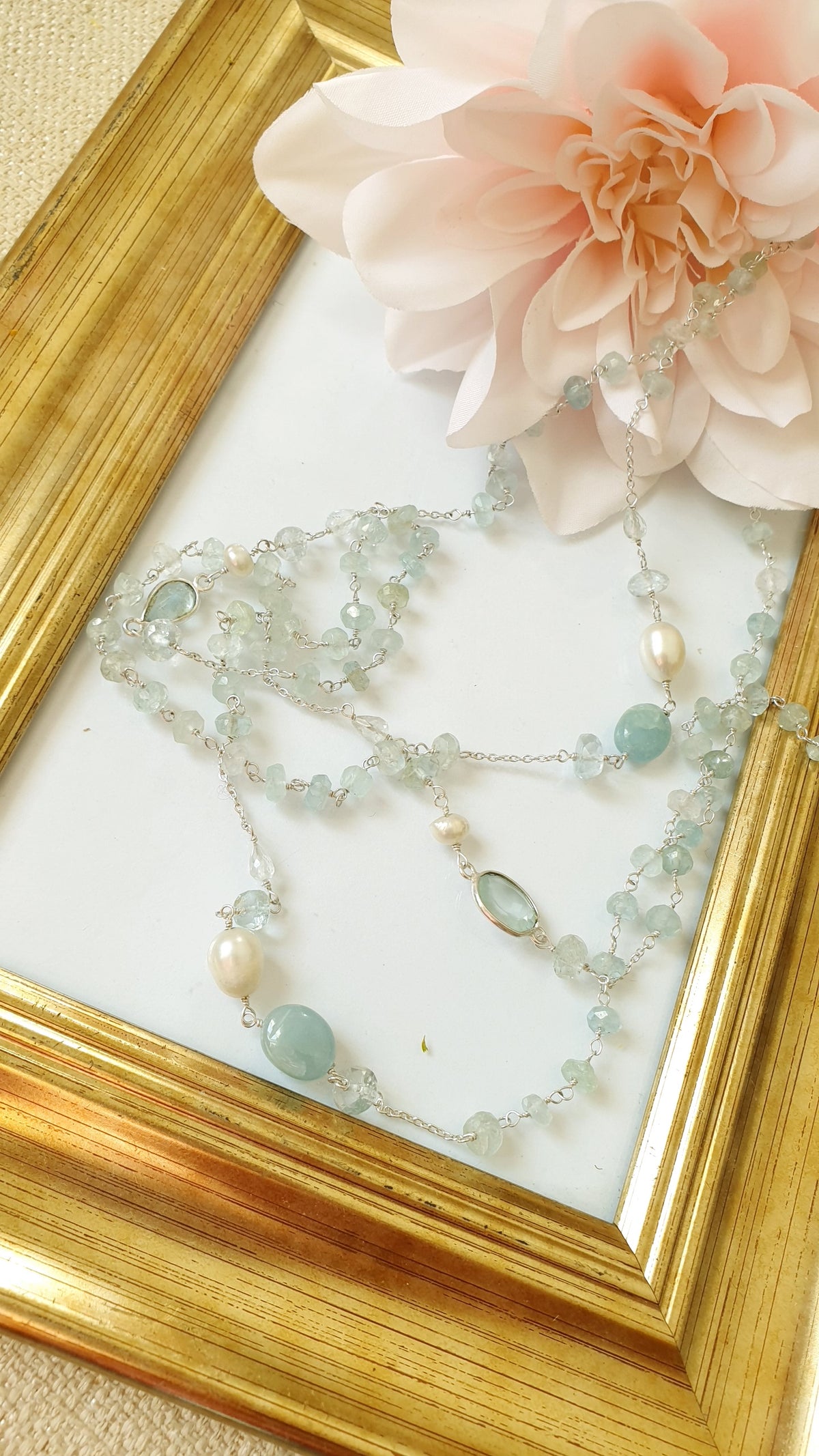 Lunga collana in argento con acquamarina e perle di fiume