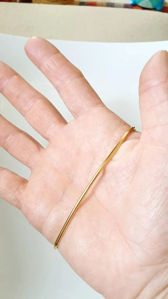 Bracciale Onde mini per mani in filo placcato oro