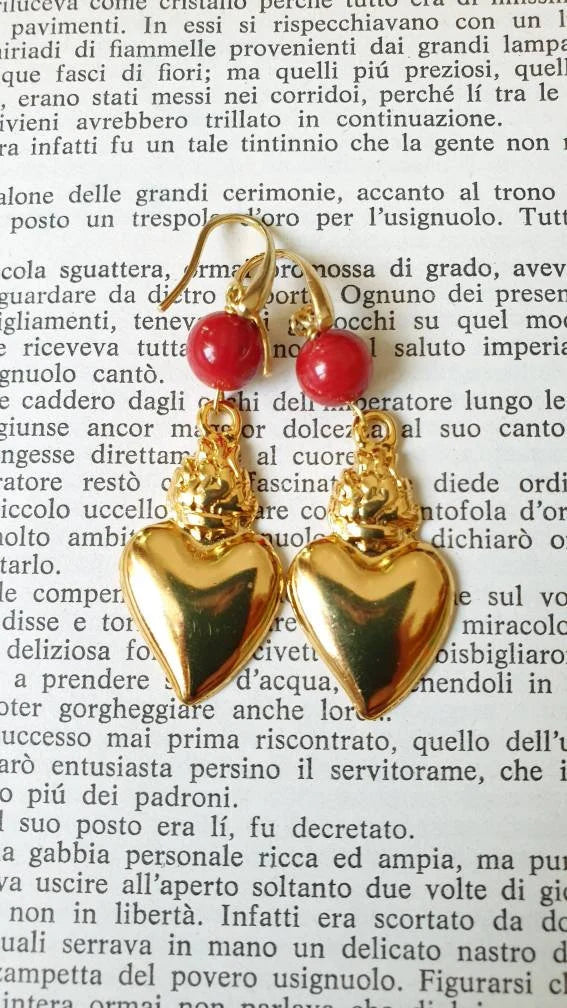 Orecchini cuore dorato e corallo bamboo.