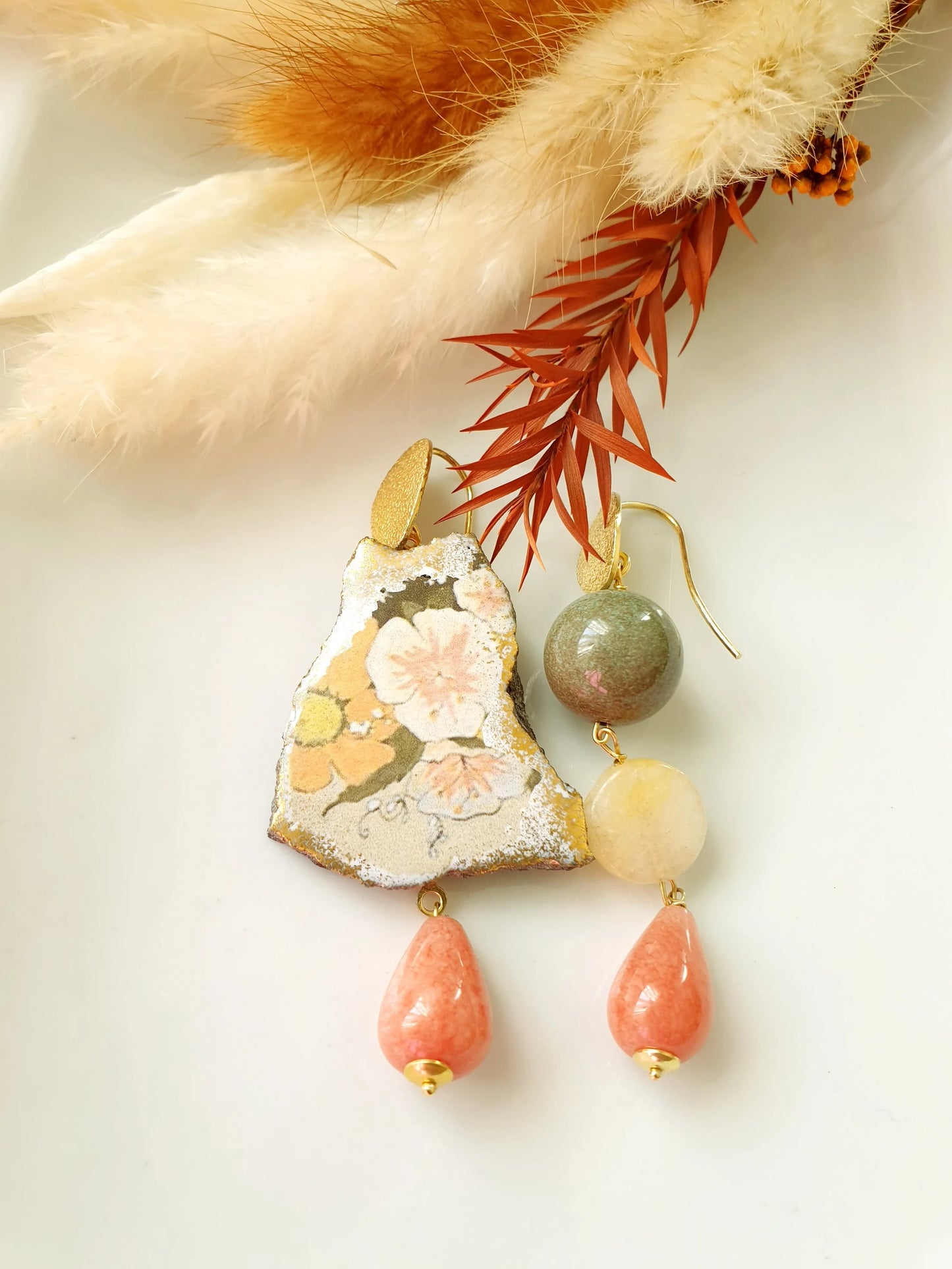 Orecchini in argento con ceramica di Caltagirone e pietre vere.