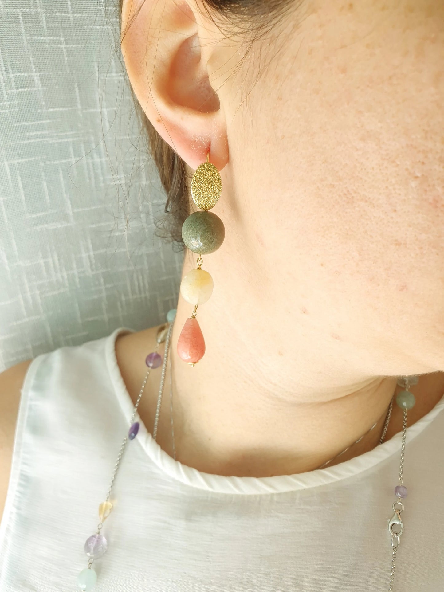 Orecchini in argento con ceramica di Caltagirone e pietre vere.