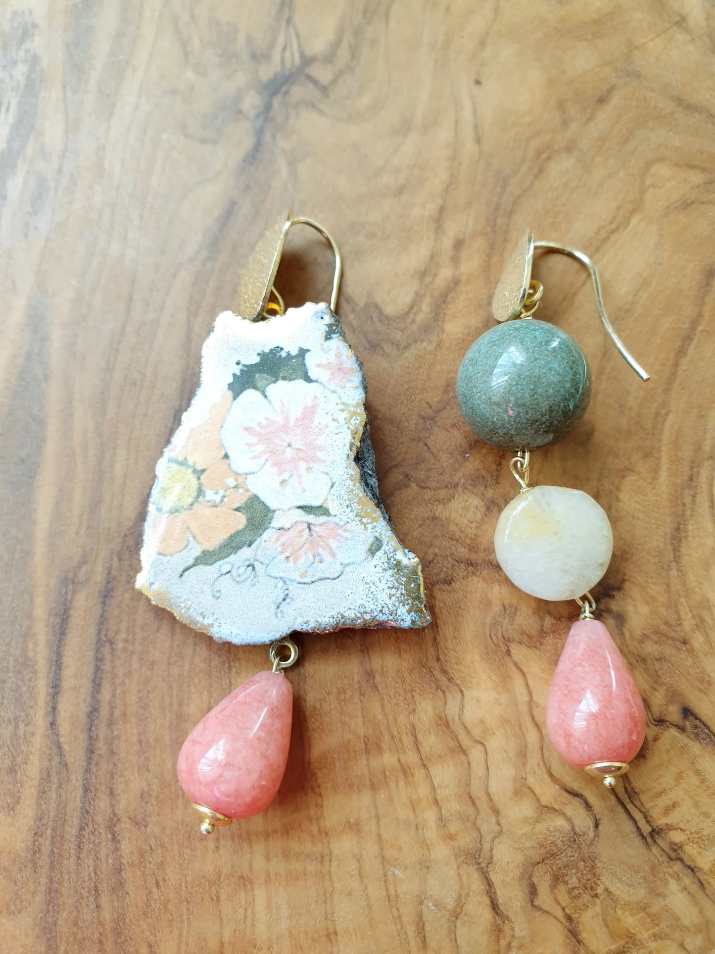 Orecchini in argento con ceramica di Caltagirone e pietre vere.